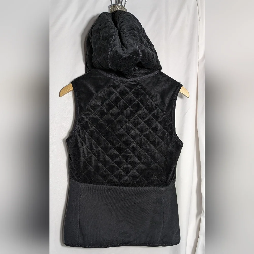 Women's Black North Face Reversible Hooded Vest, Warm,‎ Cozy, Fall/Winter Sz S